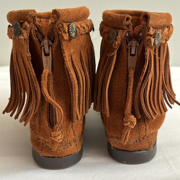 Minnetonka fringe ankle boot moccasins with stud detail - Picture 3 of 7
